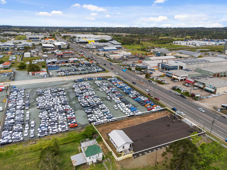 Click to view all images 363 South Pine Road Brendale QLD 4500 - Image 2