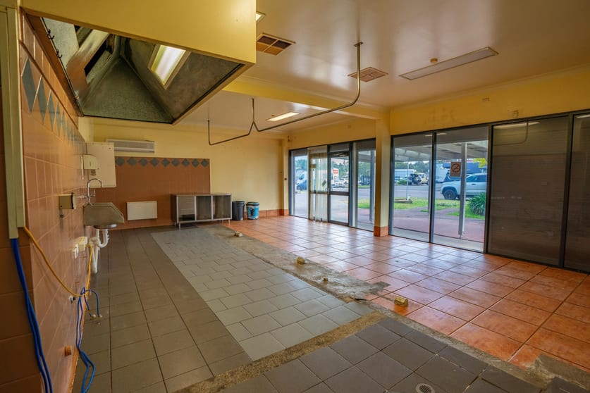 Click to view all images 1/3 Skyline Way Gateshead NSW 2290 - Image 3