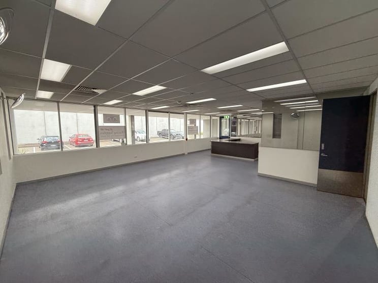 Click to view all images 7-41 Sabre Dr Port Melbourne VIC 3207 - Image 2