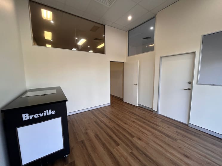 Click to view all images 18C/1029 Manly Road Tingalpa QLD 4173 - Image 2