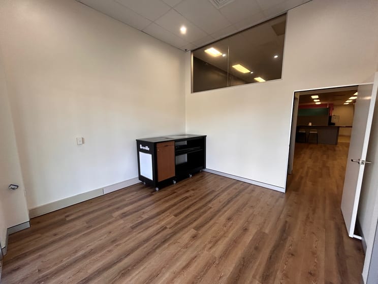 Click to view all images 18C/1029 Manly Road Tingalpa QLD 4173 - Image 3