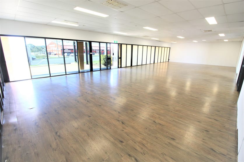 Click to view all images 1/398 Taylor Street Glenvale QLD 4350 - Image 2