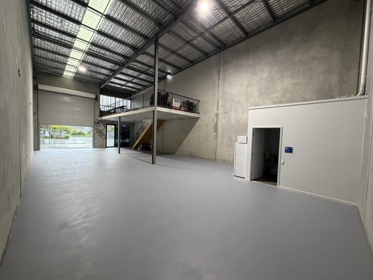 Click to view all images 4 & 5/11 Packer Road Baringa QLD 4551 - Image 3