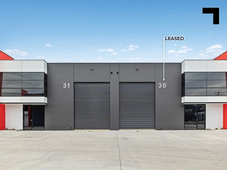 Click to view all images 30 & 31/34 Brett Drive Carrum Downs VIC 3201 - Image 2