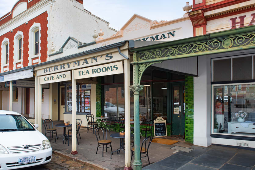 Click to view all images 30 Main Street Maldon VIC 3463 - Image 3