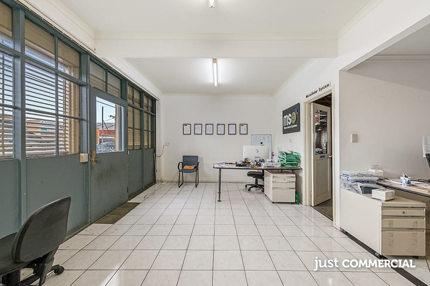 Click to view all images 10 Murdock Street Clayton South VIC 3169 - Image 2