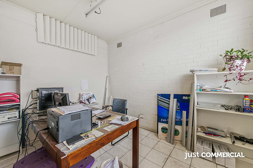 Click to view all images 10 Murdock Street Clayton South VIC 3169 - Image 3