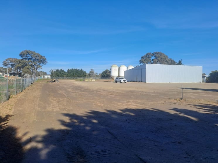 Click to view all images 119 Mill Lane Rosedale VIC 3847 - Image 3
