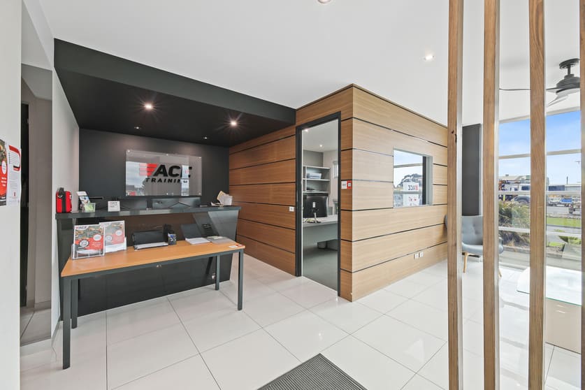 Click to view all images 14 Stratton Drive Traralgon VIC 3844 - Image 2