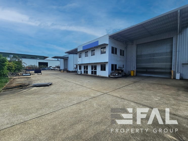 Click to view all images 7 Nemo Street Archerfield QLD 4108 - Image 1