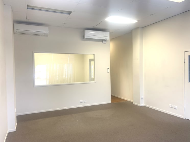 Click to view all images 10/2-8 Blundell Boulevard Tweed Heads South NSW 2486 - Image 2