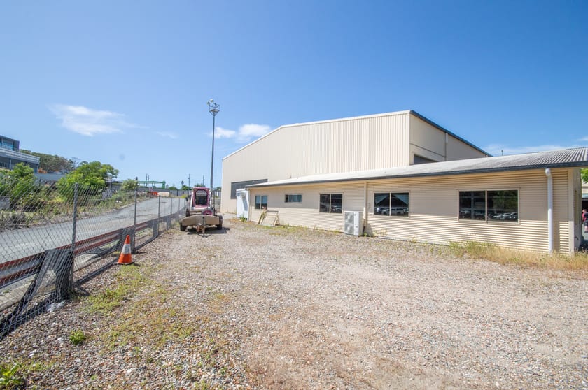 Click to view all images Molendinar QLD 4214 - Image 2