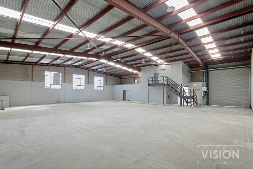 Click to view all images 1/10 Kembla Street Cheltenham VIC 3192 - Image 3