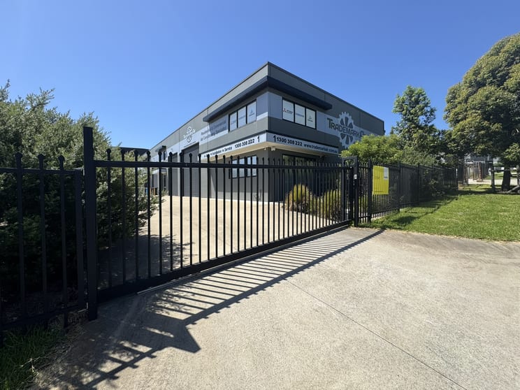 Click to view all images 4/9 Prosperity Close Morisset NSW 2264 - Image 2