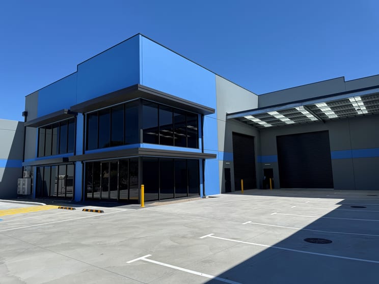 Click to view all images 9 Denninup Way Malaga WA 6090 - Image 2