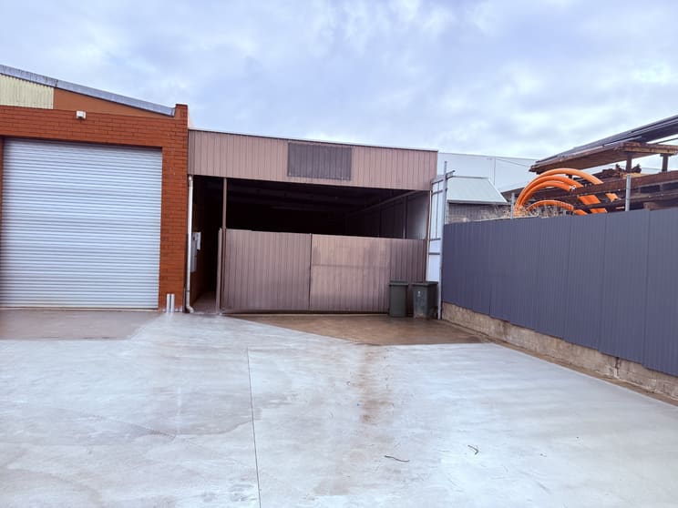 Click to view all images 2/10 Benjamin Street Newton SA 5074 - Image 2