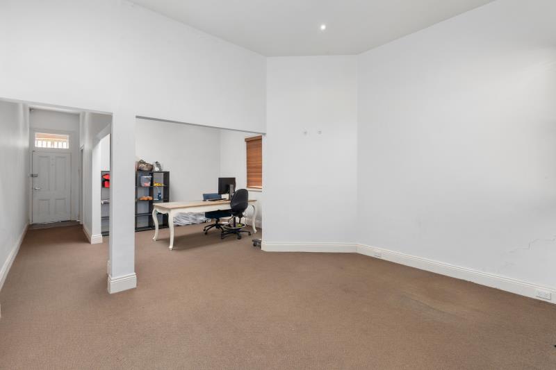 Click to view all images 49 Bevan Street Albert Park VIC 3206 - Image 2