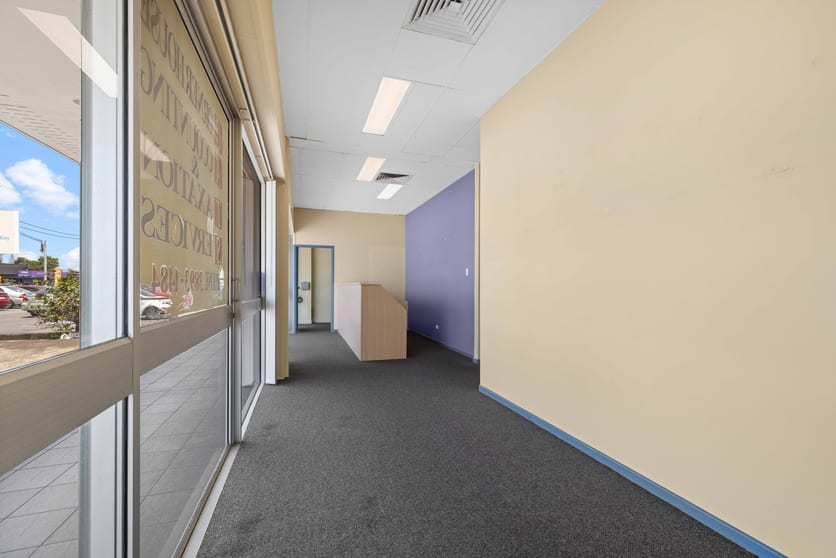 Click to view all images 97 Clara Street Wynnum QLD 4178 - Image 3