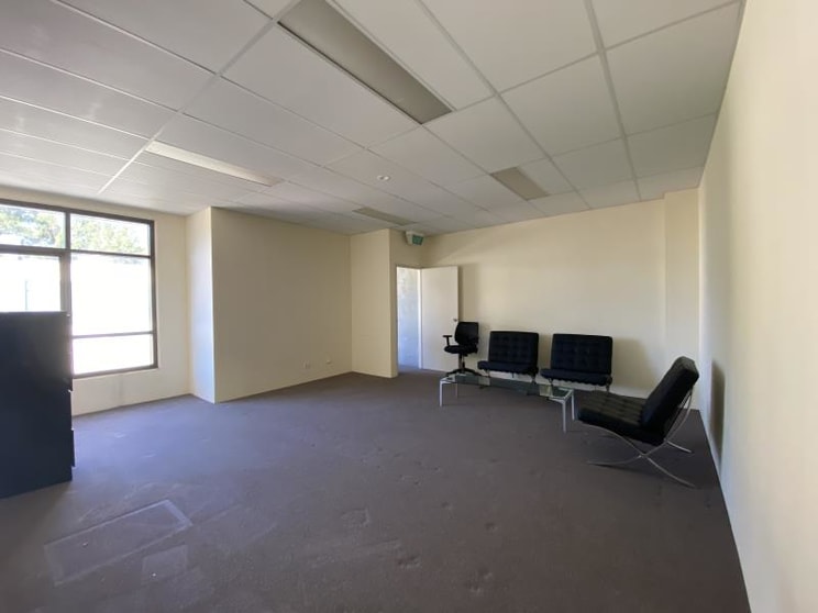 Click to view all images Unit 2/4 Birmingham Avenue Villawood NSW 2163 - Image 3