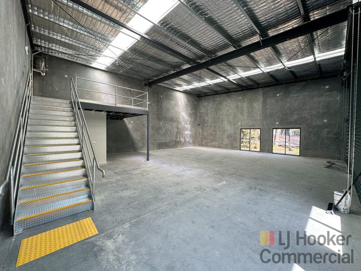 Click to view all images 1/15 Apprentice Drive Berkeley Vale NSW 2261 - Image 2