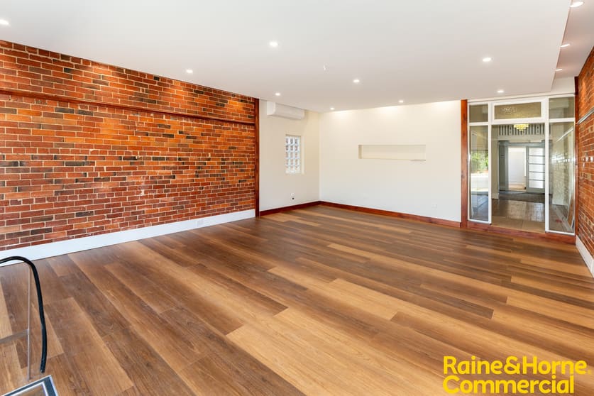 Click to view all images 235 Edward Street Wagga Wagga NSW 2650 - Image 2