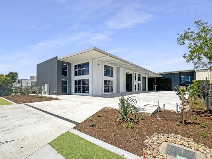 Click to view all images 2/53 Link Crescent Coolum Beach QLD 4573 - Image 1