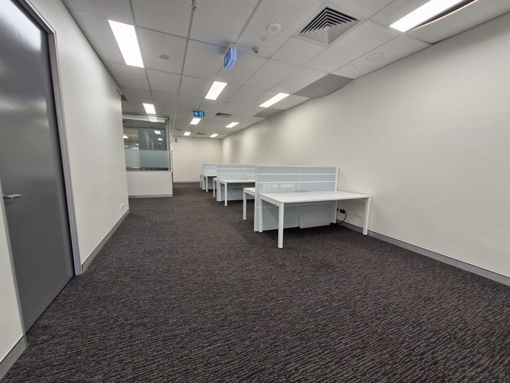 Level 1, Office 1/93 Goondoon Street Gladstone QLD 4680 - Image 3