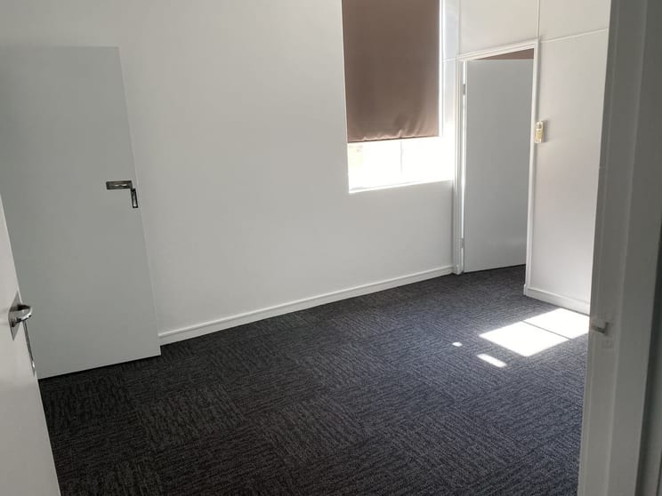 Click to view all images 10/160 Bolsover Street Rockhampton City QLD 4700 - Image 2