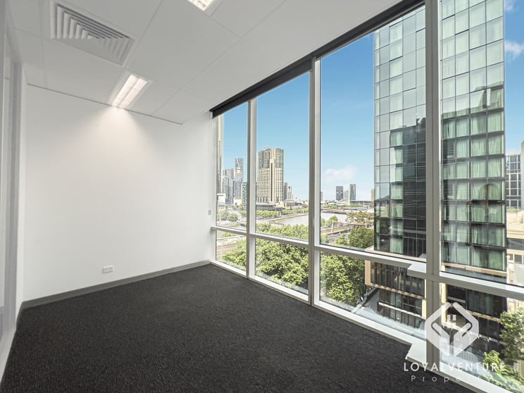 702/2 Queen Street Melbourne VIC 3000 - Image 1