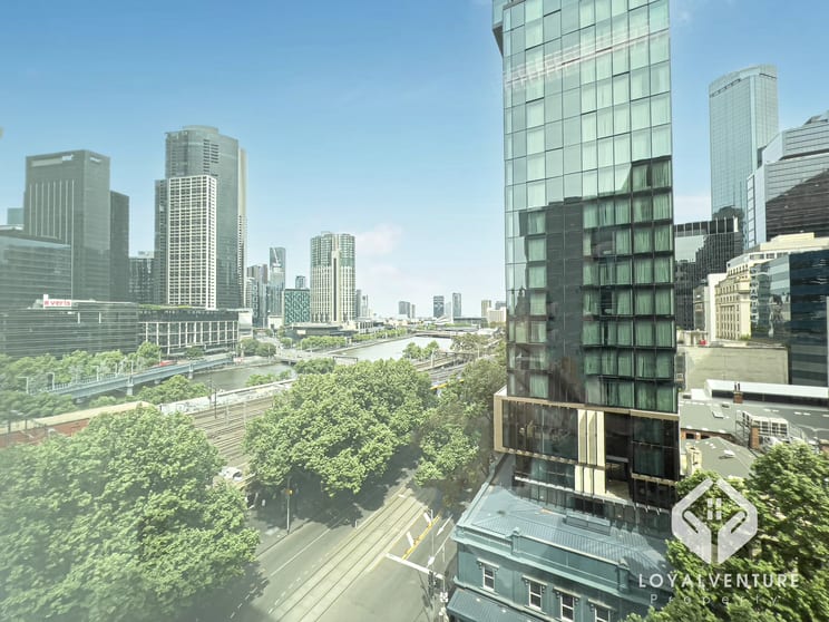 702/2 Queen Street Melbourne VIC 3000 - Image 2