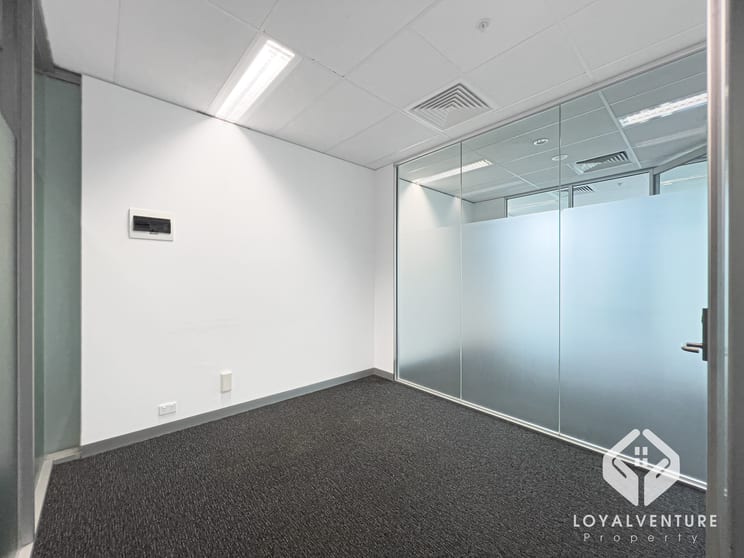 702/2 Queen Street Melbourne VIC 3000 - Image 3