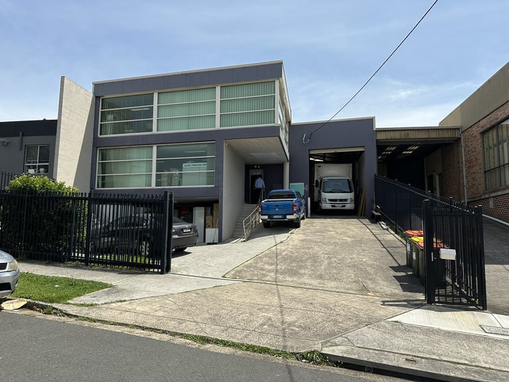 4 Durkin Place Peakhurst NSW 2210 - Image 1