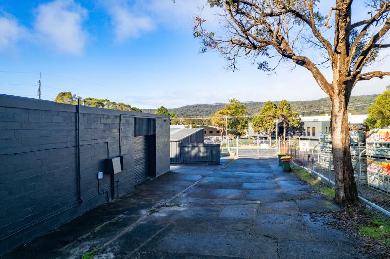 Click to view all images Unit 2/19 Jusfrute Drive West Gosford NSW 2250 - Image 3