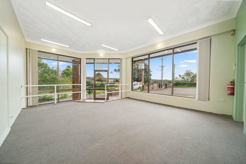 Click to view all images 1/13 Kalinda Road Bullaburra NSW 2784 - Image 3
