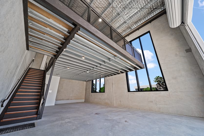 Click to view all images 4/5 Bailey Crescent Southport QLD 4215 - Image 2