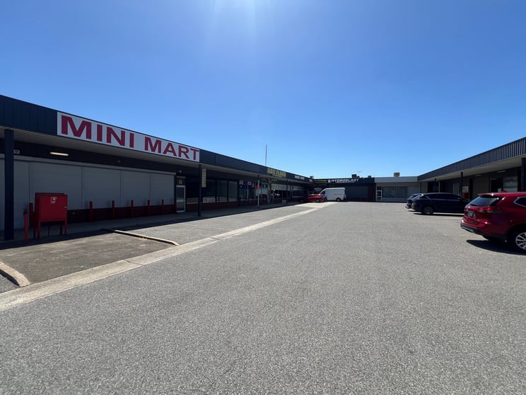 Click to view all images Unit 5, 16-28 Research Road Pooraka SA 5095 - Image 2