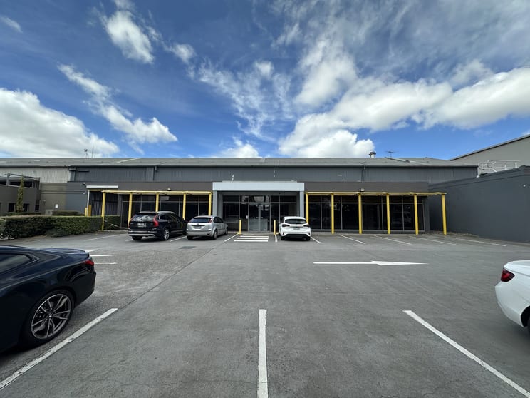 Click to view all images Unit 1, 706 Lorimer Street Port Melbourne VIC 3207 - Image 1