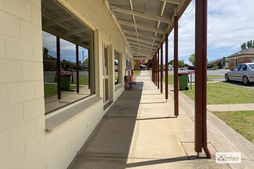 Click to view all images 62b Hawkins Street Howlong NSW 2643 - Image 2