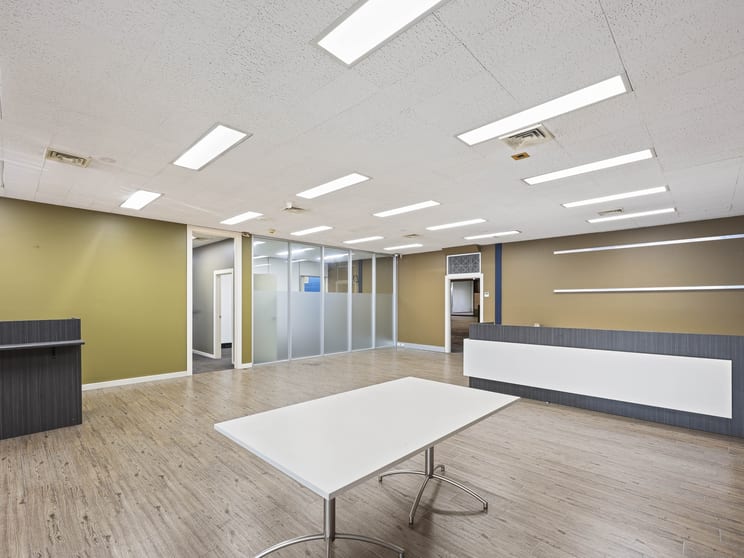 Click to view all images 140 DAWSON STREET Brunswick VIC 3056 - Image 2