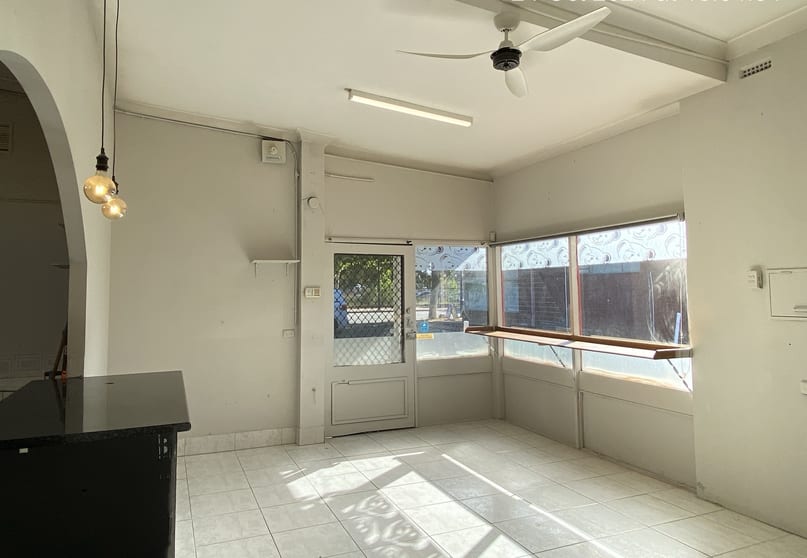 Click to view all images 3/2294 Albany Highway (known as 2300 Albany Highway) Gosnells WA 6110 - Image 3