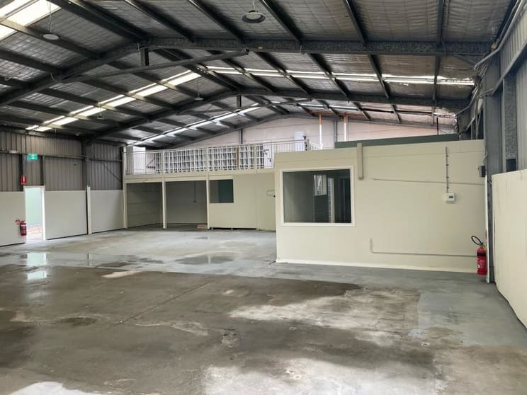 Click to view all images Unit 2/9 O'hart Close Charmhaven NSW 2263 - Image 3