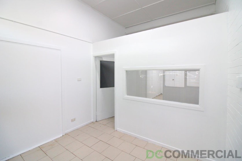 Click to view all images 4/209 James Street Toowoomba City QLD 4350 - Image 2
