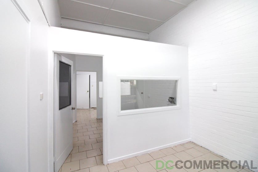 Click to view all images 4a/209 James Street Toowoomba City QLD 4350 - Image 1