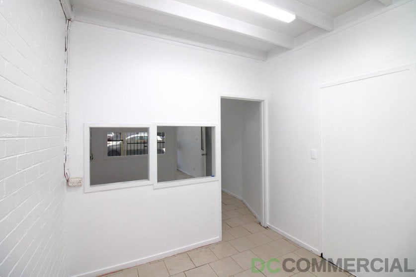 Click to view all images 4a/209 James Street Toowoomba City QLD 4350 - Image 3