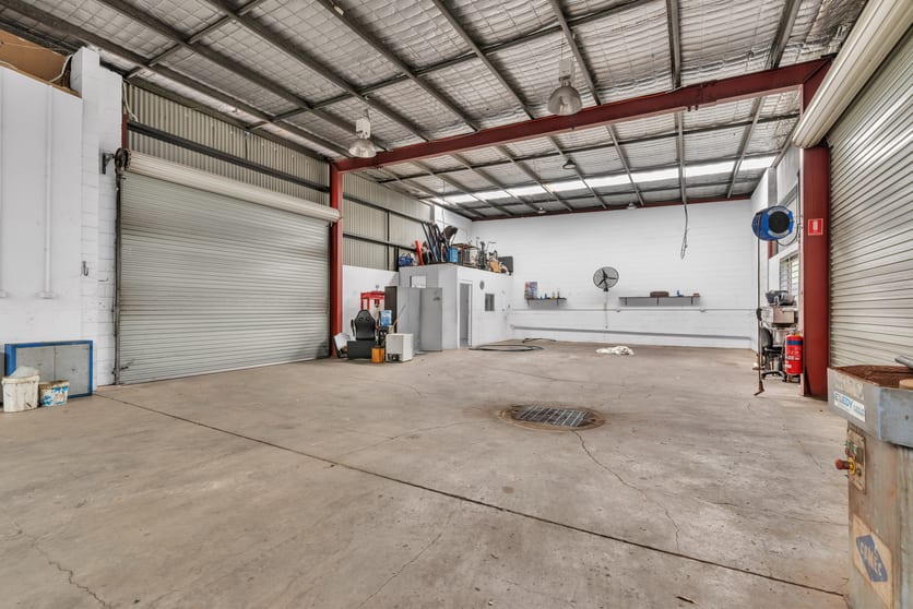 Click to view all images Units 1-3/28 Project Avenue Noosaville QLD 4566 - Image 2