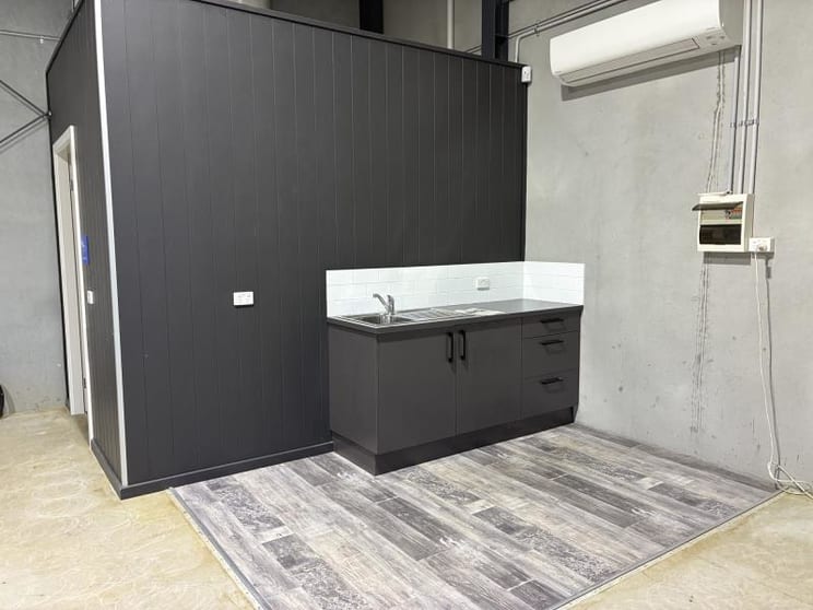 Click to view all images Unit 4B/8 Pioneer Avenue Tuggerah NSW 2259 - Image 2