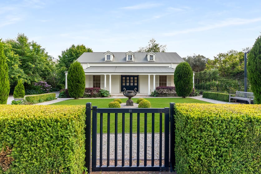 Click to view all images 10 Jellore Street Berrima NSW 2577 - Image 1