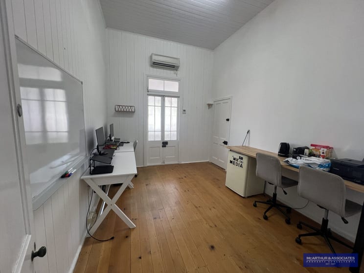 Click to view all images Yeppoon QLD 4703 - Image 2