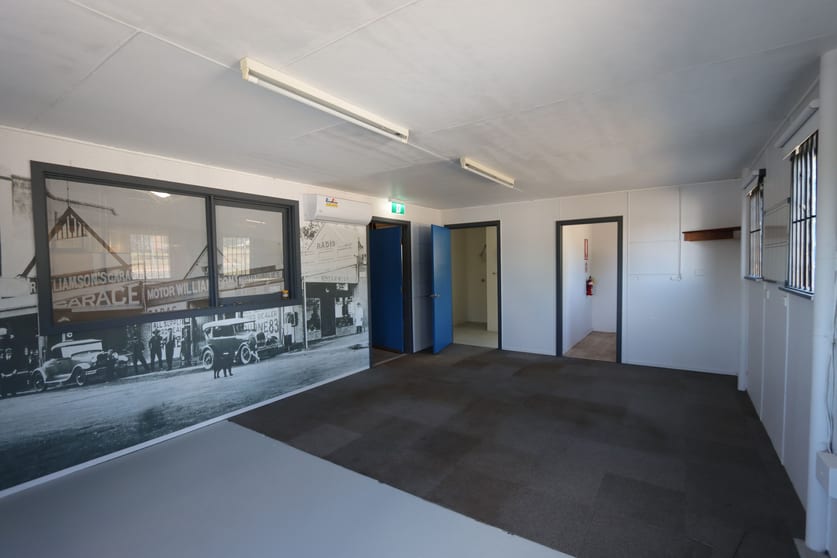 Click to view all images 86 Laidlaw Street Yass NSW 2582 - Image 3