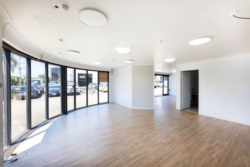 Click to view all images 1/29 Taree Street Burleigh Heads QLD 4220 - Image 3
